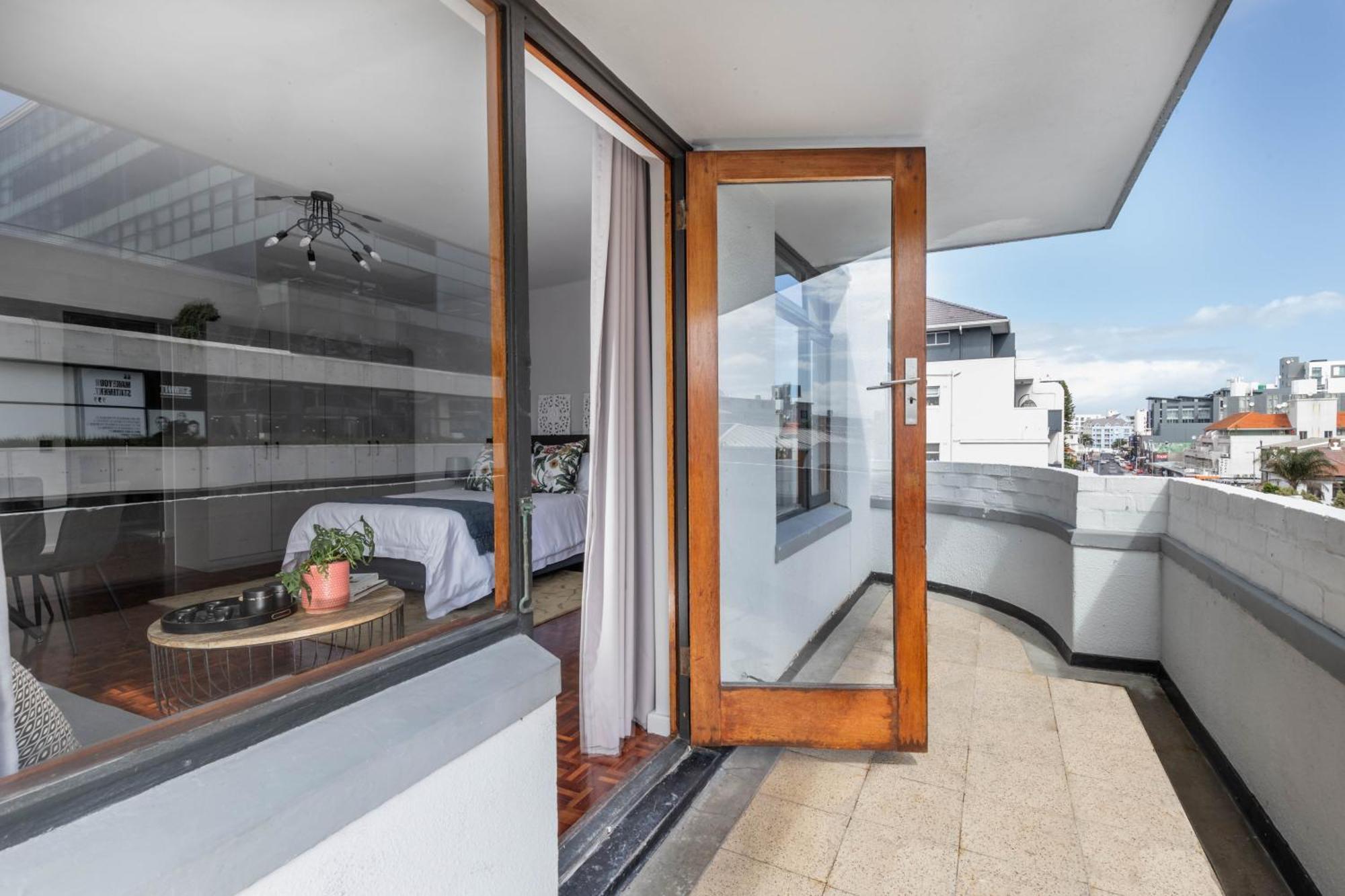 Camborne Holiday Apartments Cape Town Exterior photo